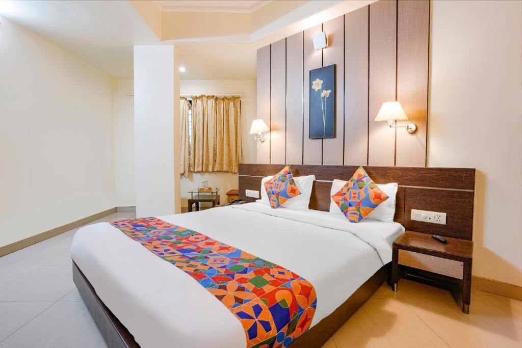 Gandharva Residency Swargate Hotel Pune Exterior foto