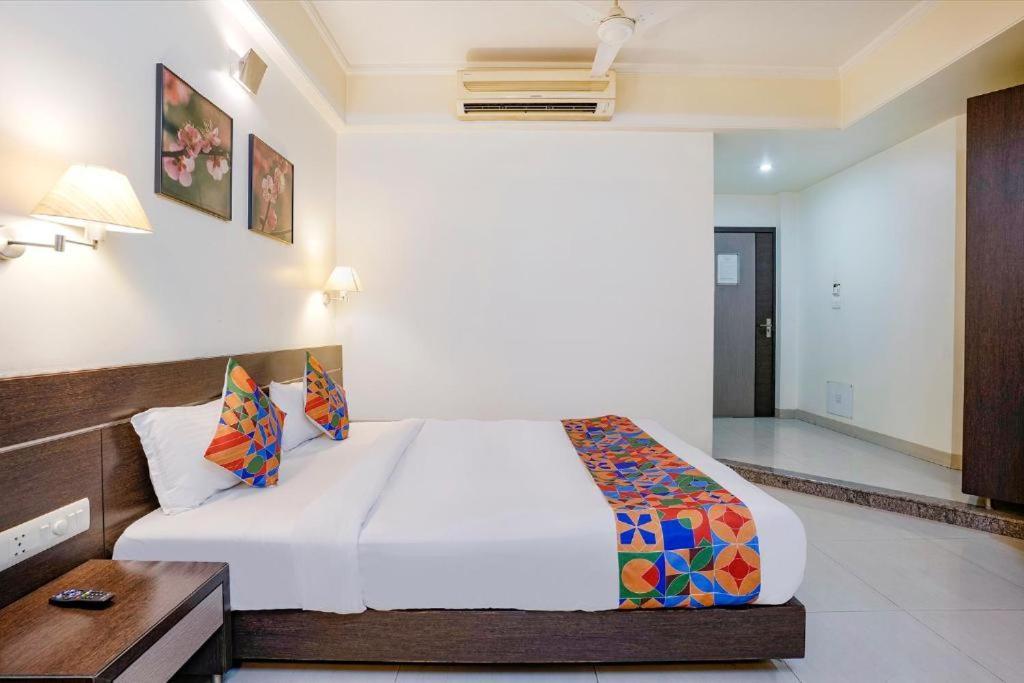 Gandharva Residency Swargate Hotel Pune Exterior foto