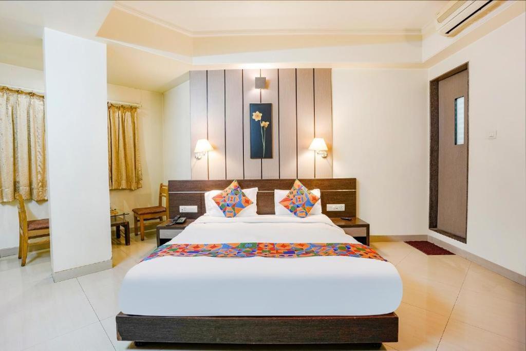 Gandharva Residency Swargate Hotel Pune Exterior foto